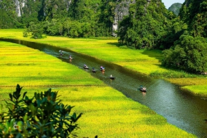 Hanoi: Wierookdorp, Ninh Binh, Tam Coc, & Hoa Lu Tour