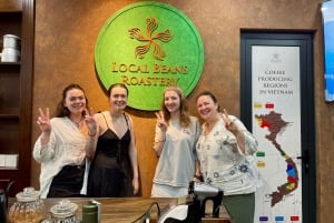 Hanoi: Wewnętrzna lekcja kawy – odkryj lokalne sekrety kawy