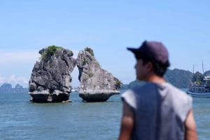 Hanoi: Islands & Caves Ha Long Cruise with Lunch & Kayaking