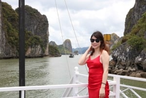 Hanoi: Islands & Caves Ha Long Cruise with Lunch & Kayaking
