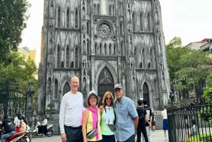 Avventura in jeep ad Hanoi: Un viaggio culturale