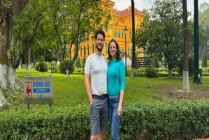 Avventura in jeep ad Hanoi: Un viaggio culturale