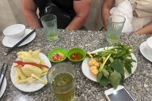 Tour gastronómico e de cerveja fresca local em Hanói com a Train Street