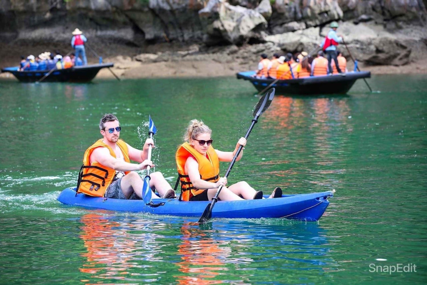 Hanoi: Crucero de lujo Lan Ha Bay Jade Sails con almuerzo buffet