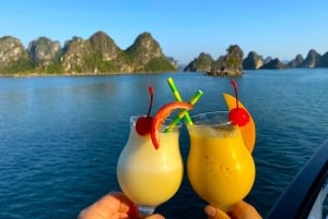 Hanoi: Crucero de lujo Lan Ha Bay Jade Sails con almuerzo buffet