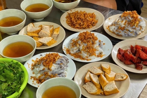 HANOI: MOTO PER LA STRADA DEI TRENI E DEGUSTAZIONE DI CIBO DI STRADA