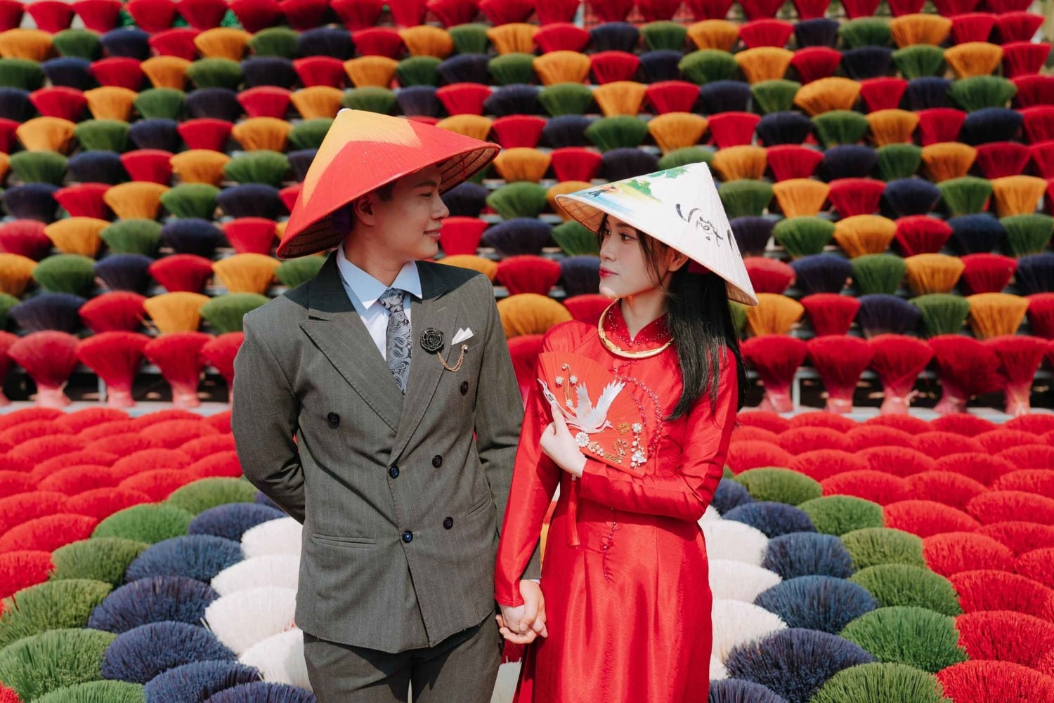 Hanoi: wioska instrumentów muzycznych lub wioska kapeluszy i kadzideł