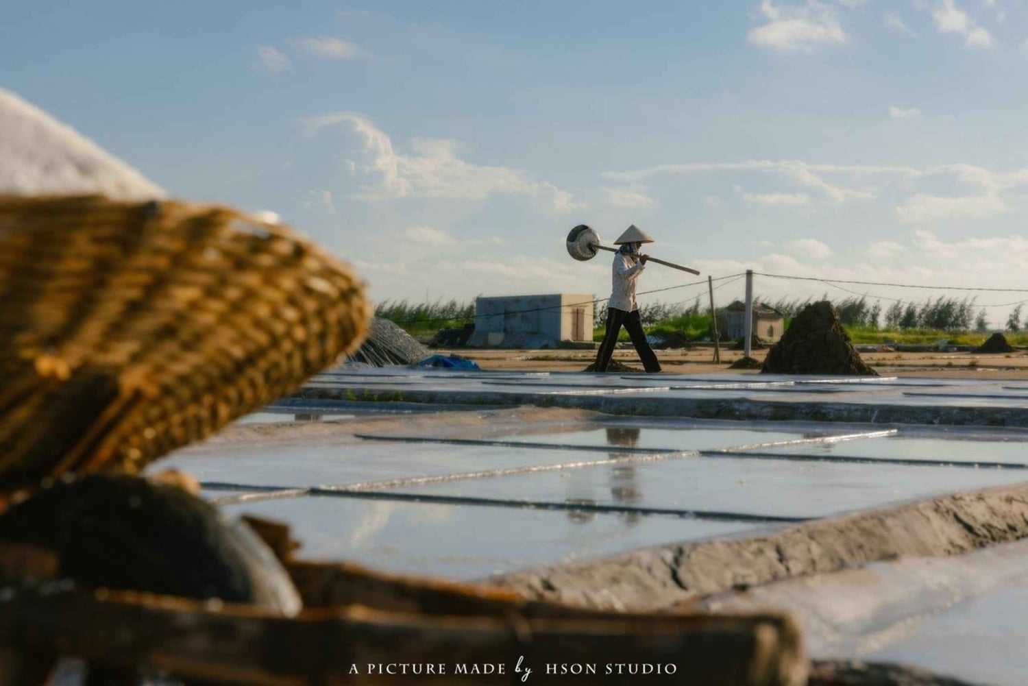 Hanoi: Nam Dinh Bach Long Salt-Making Village Tour