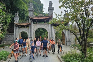 Hanoi: Ninh Binh 1 dag: Hoa Lu, Trang An/Tam Coc och Mua-grottan