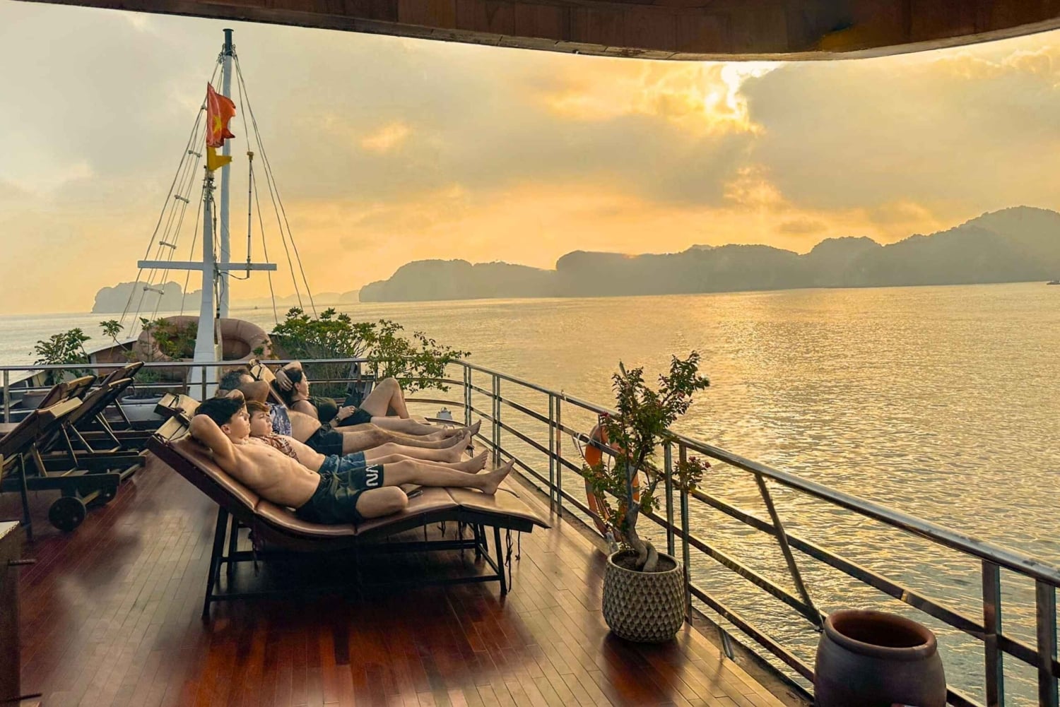 Hanoi/Ninh Binh: 2-Day Lan Ha Bay & Cat Ba with Small Cruise