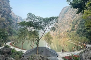 Hanoi: Ninh Binh Am Tien Cave or Trang An, Mua Cave & Hoa Lu