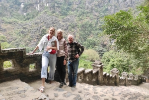 Hanoi Ninh Binhin karhujen turvapaikka tai Trang An, Mua-luola, Hoa Lu