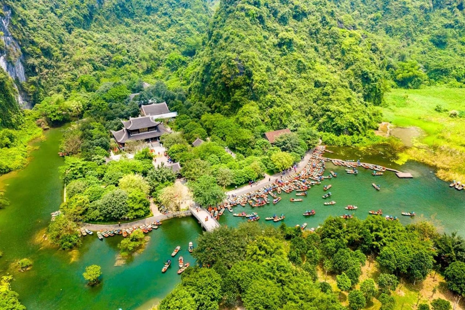 Hanoi: tour in barca a Ninh Binh – Hoa Lu, Bai Dinh e grotte di Mua