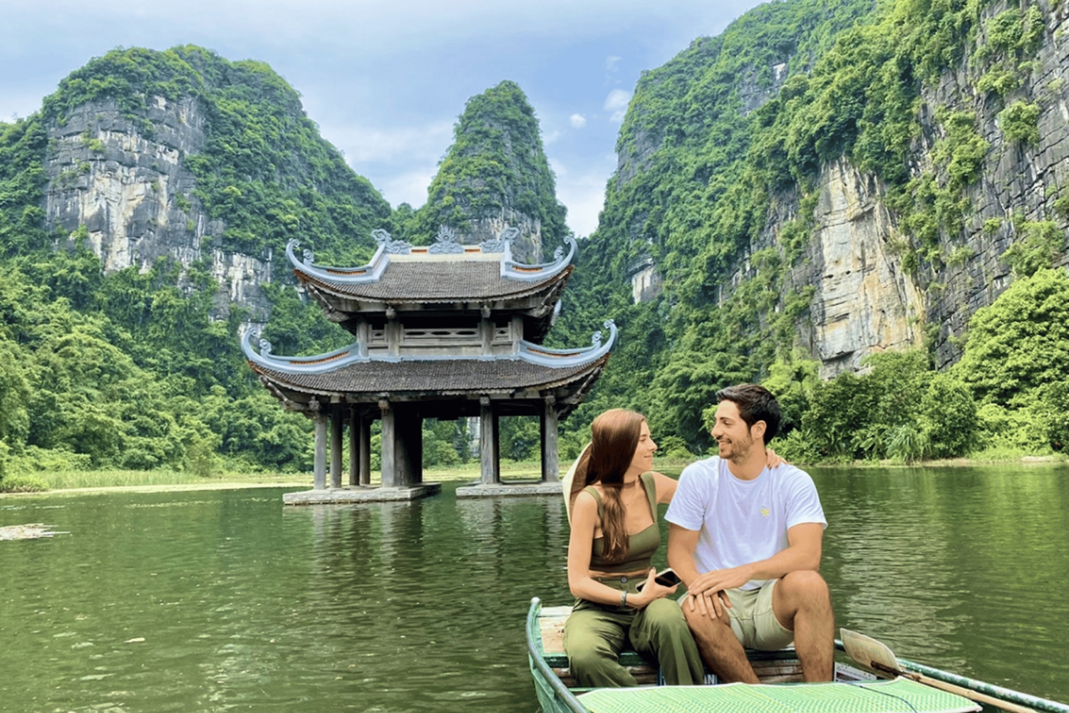 Hanoi: tour in barca a Ninh Binh – Hoa Lu, Bai Dinh e grotte di Mua