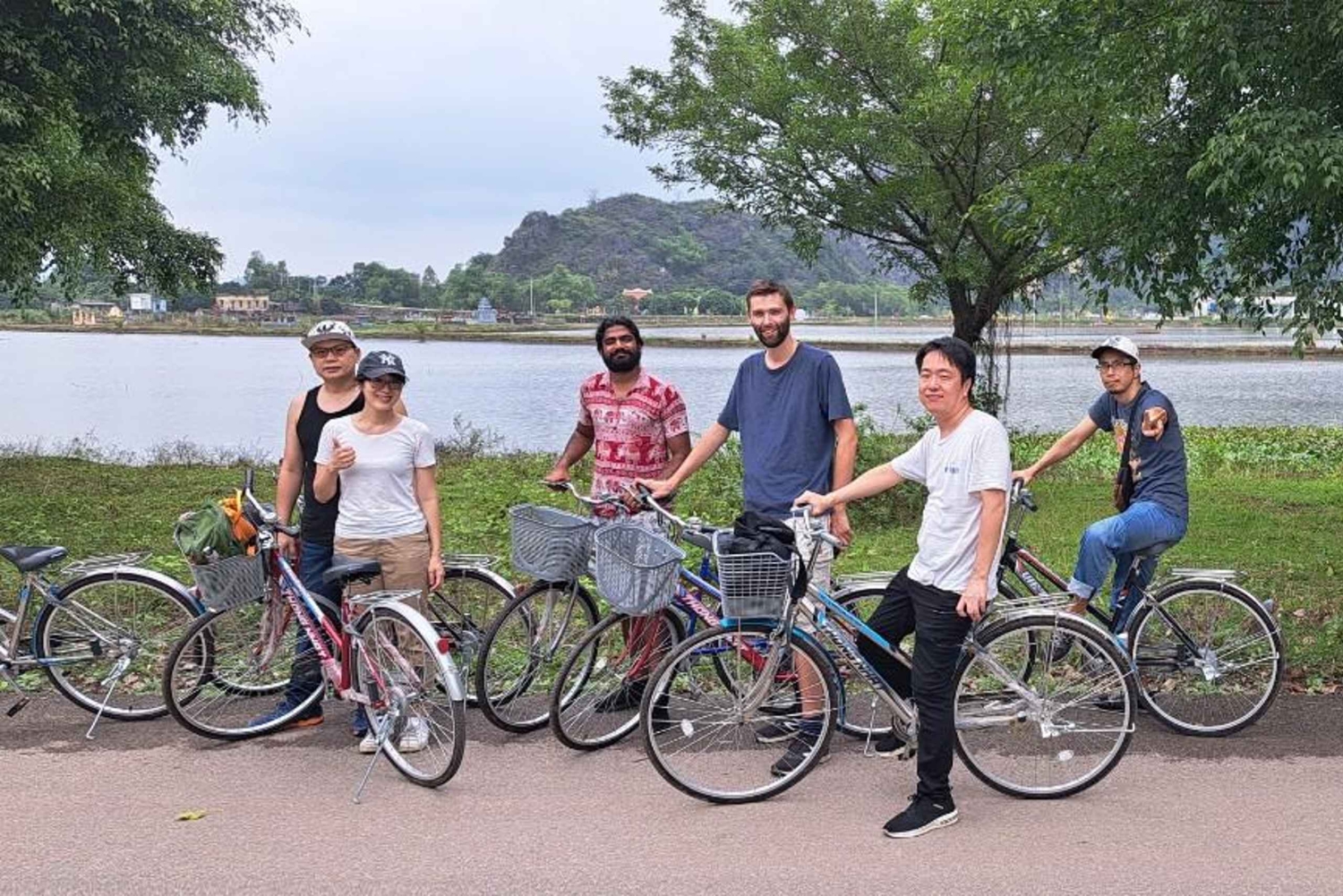 Hanoi: tour in barca a Ninh Binh – Hoa Lu, Bai Dinh e grotte di Mua