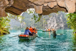 Hanoi: tour in barca a Ninh Binh – Hoa Lu, Bai Dinh e grotte di Mua