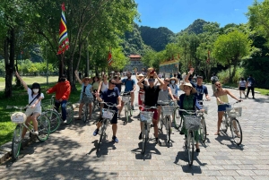 Hanoi: tour in barca a Ninh Binh – Hoa Lu, Bai Dinh e grotte di Mua