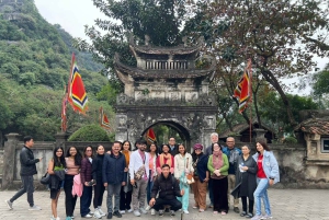 Hanoi: tour en grupo reducido a Ninh Binh con paseo en barco y almuerzo