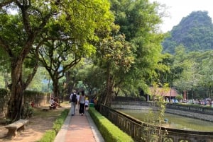 Hanoi: Ninh Binh, Tam Coc, Mua Cave & Hoa Lu with cycling