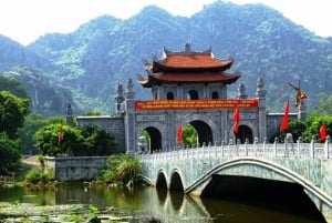 Hanoi: Ninh Binh-tur Hoa Lu, Trang An & Mua-grottan & Van Long