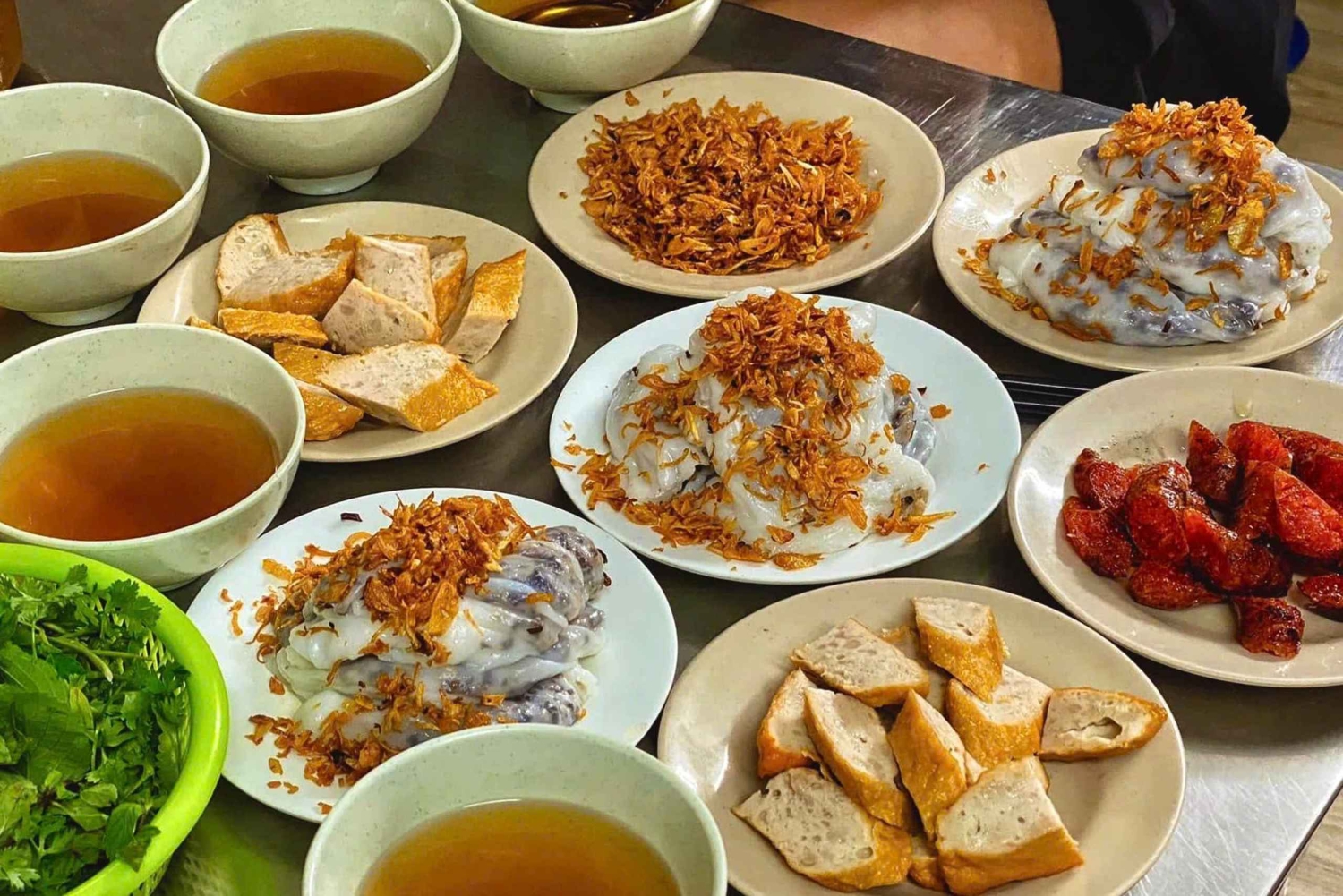 Hanoi: Streetfood in de oude wijk en een café aan het spoor