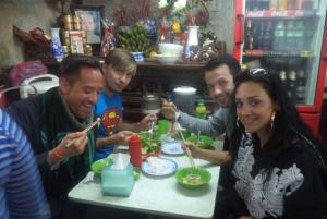 Hanoi: Old Quarter Street Food Walking Tour with 10 Tastings