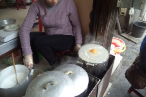 Hanoi: Old Quarter Street Food Walking Tour with 10 Tastings