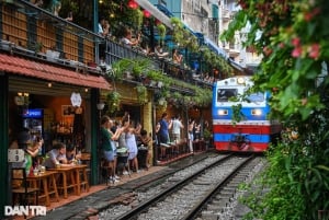 Hanoi: Old Quarter Walking Tour with Private Lunch