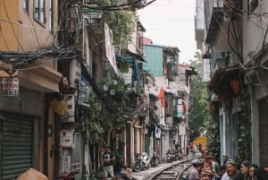 Hanoi: Old Quarter Walking Tour with Private Lunch