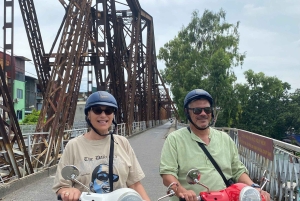 Passeio de Vespa pela periferia de Hanói: conheça a vila de cerâmica de Bat Trang em meio dia