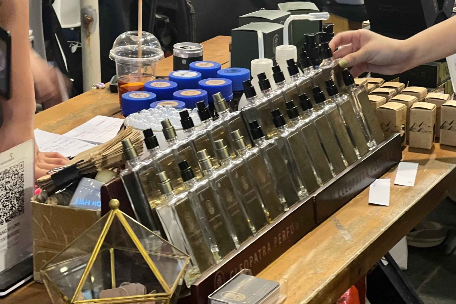 ハノイ：クレオパトラ香水による香水作りワークショップ