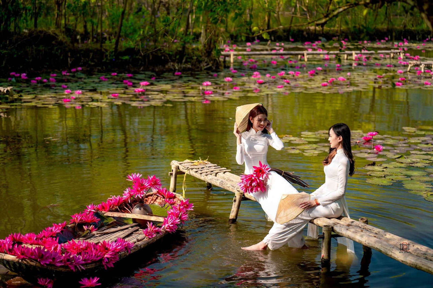 Hanoi: Perfume Pagoda & Boat or Lotus Silk Village & Incense