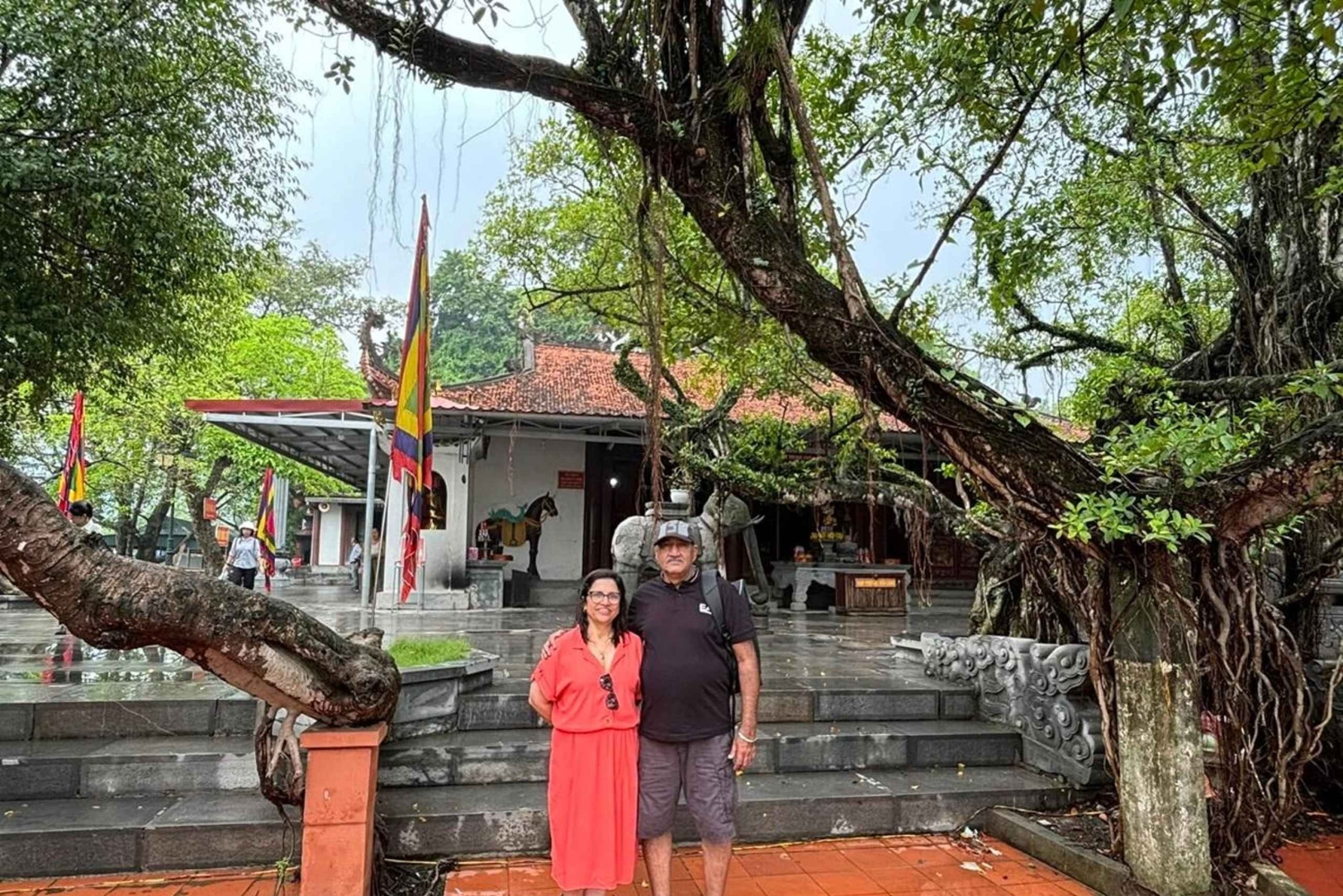 Hanoi: Perfume Pagoda Day Tour with Boat Ride & Cave Visit