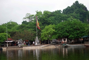 Hanoi: Perfume Pagoda Day Tour with Boat Ride & Cave Visit