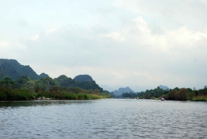 Hanoi: Perfume Pagoda Day Tour with Boat Ride & Cave Visit