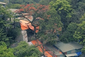 Hanoi: Pagoda dei Profumi con giro in barca e villaggio della seta di loto