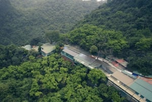 Hanoi: Pagoda dei Profumi con giro in barca e villaggio della seta di loto