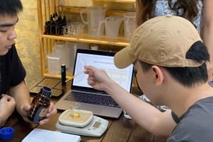 Laboratorio di profumi di Hanoi - Crea il tuo profumo perfetto