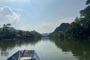 Hanoi: Phat Tich-pagoden eller Parfymepagoden, båttur og grotte