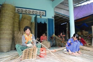 Hanoi: Phu Vinh Bamboo Village & Tram Mountain Relic Complex
