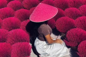 ハノイのPhung Xaロータスシルク手工芸村またはお香、帽子