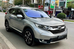 Hanoi: Privates Auto zum/vom Flughafen Noi Bai