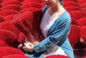 Hanoi: Private Conical Hat and Incense Village Tour