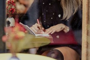 Hanoi Private Photoshoot – Iconic Spots & Hidden Gems