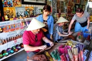 Villaggio del ricamo di Quat Dong a Hanoi o villaggio dell'incenso e dei cappelli