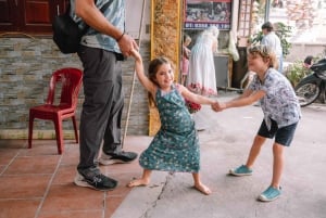 Villaggio del ricamo di Quat Dong a Hanoi o villaggio dell'incenso e dei cappelli