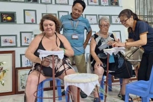 Villaggio del ricamo di Quat Dong a Hanoi o villaggio dell'incenso e dei cappelli