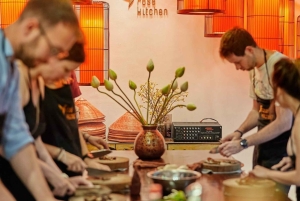 Hanoi: Rose Kitchen: Pho/Bun Cha/Nem + ilmainen muna/suolainen kahvi