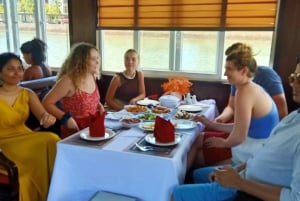 Hanoi: Rundfahrt durch die Halong-Bucht Inseln, Höhlen, Kajakfahren & Mittagessen