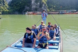 Hanoi: Rundfahrt durch die Halong-Bucht Inseln, Höhlen, Kajakfahren & Mittagessen